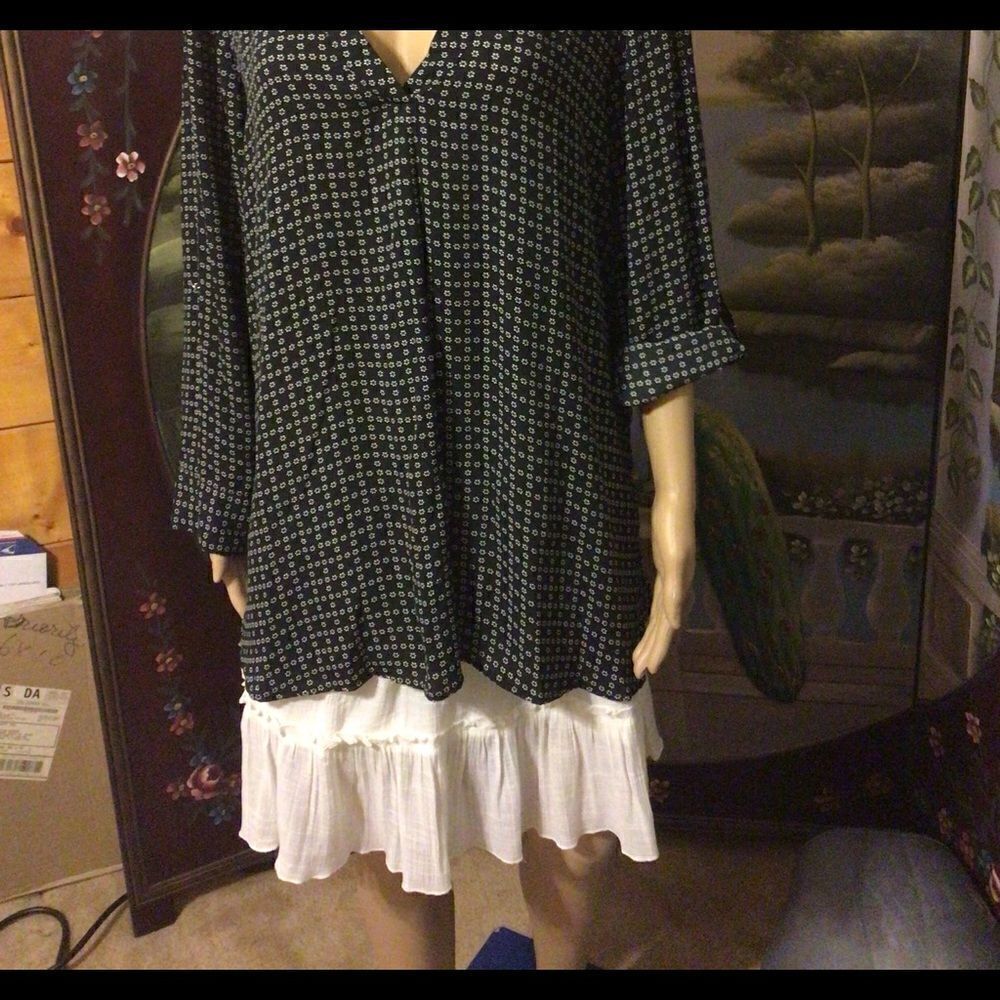 H&M Black with Tiny White Flowers Tunic Top L